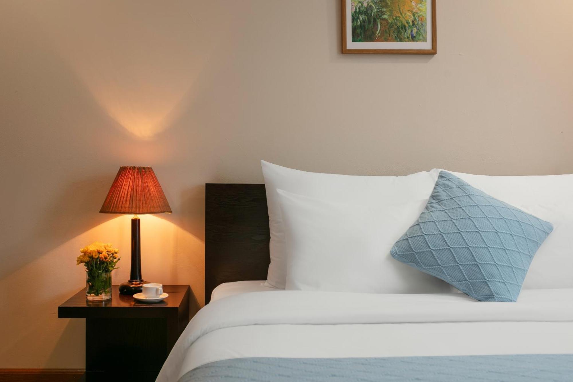 Hb Serviced Apartment - 121B Quan Hoa Ханой Экстерьер фото